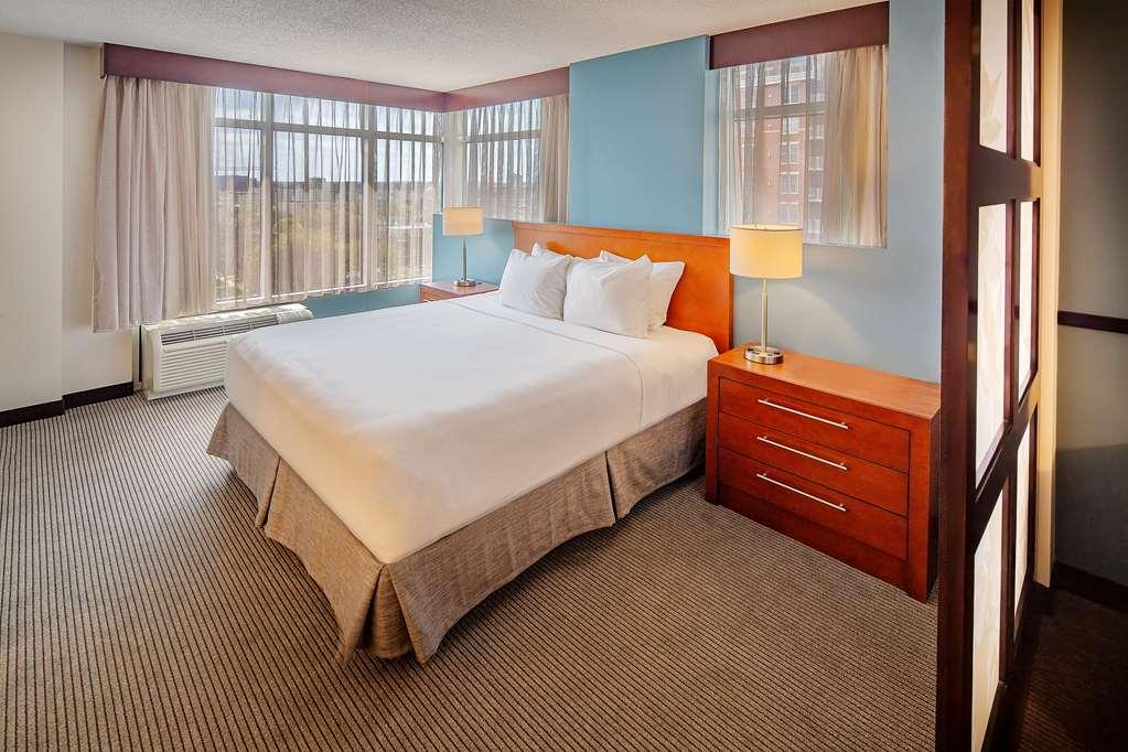 Hyatt Place Madison/Downtown Room photo